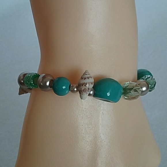 Occasion Creations Co Jewelry - Sea green seashell beaded stretch bracelet